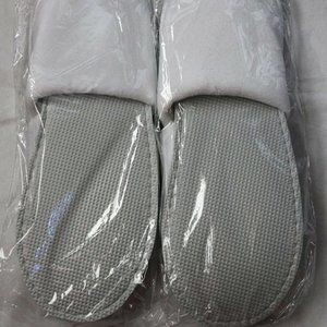 2 White Plush Slippers 11" Closed Toe Park Hyatt Luxury Hotel Spa Lot